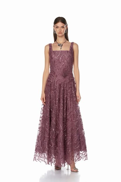 Robe de soirée brodée de roses